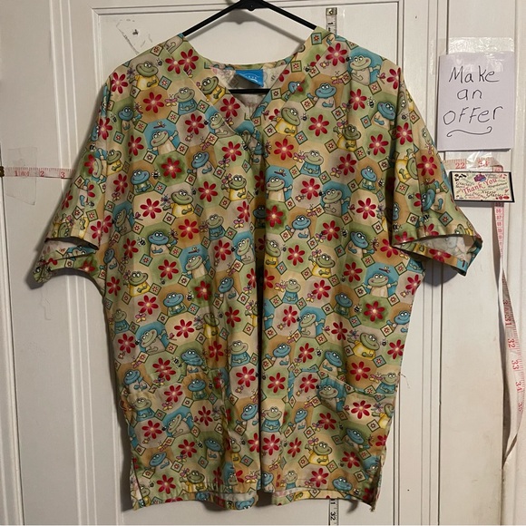 Colorful Patterned Women's Top - Picture 2 of 13